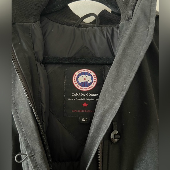 Canada Goose Parka - Picture 4 of 6